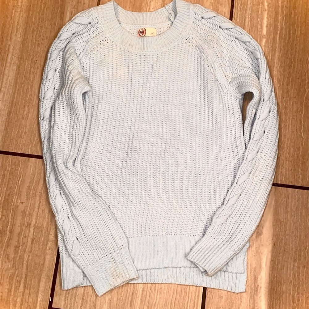 So sweater bundle juniors small - Picture 4 of 4